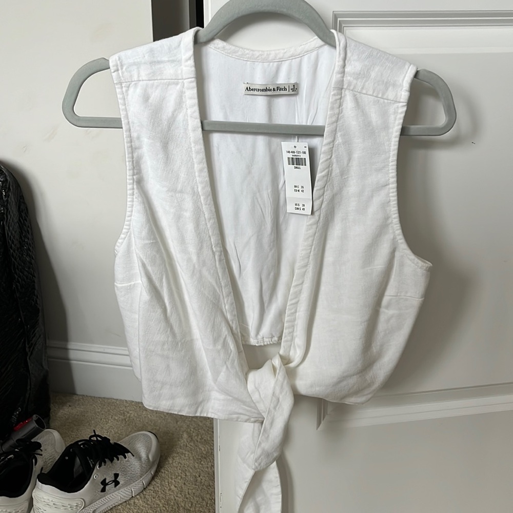 Abercrombie crop tie top